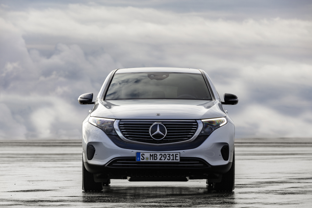 mercedes-eqc-parrilla